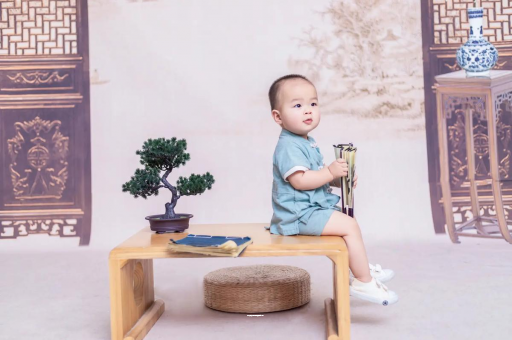 新泰孕妇肚子上的黑线